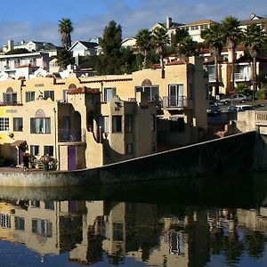 Capitola Venetian Hotel